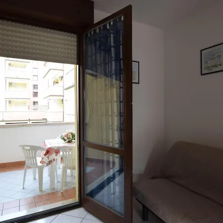 Appartamento Acquamarina-3 By Interhome *